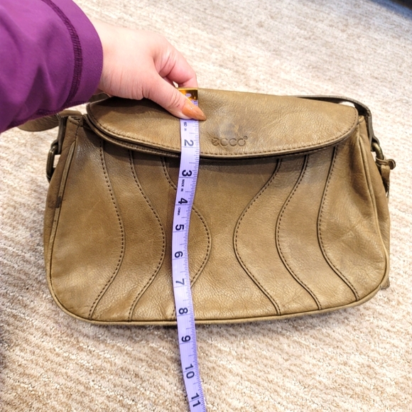 Ecco Shoulder Bag - Picture 13 of 16